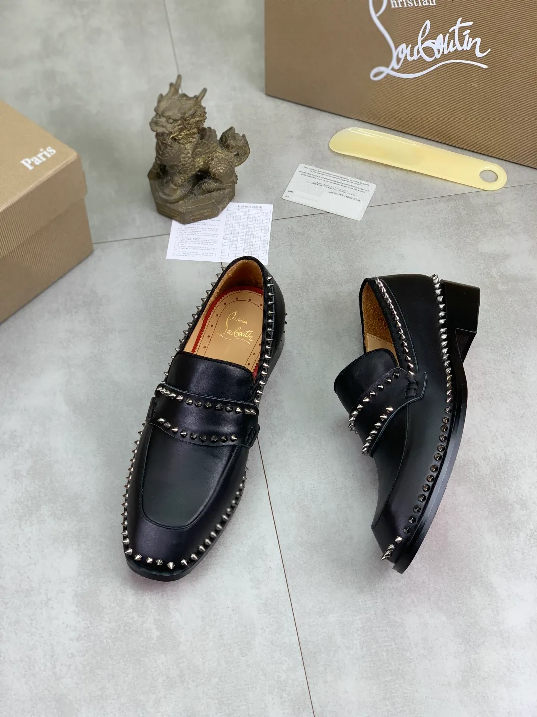 Men's shoes 💰P760 new style 💰high version 🇮🇹 CL red bottom series top purchasing original order series🔍🔍/🇮🇹Italian imported cowhide, imported genuine leather lining💪💪, completely 1⃣️ vs 1⃣️🇮🇹💪💪, ⚠Sole: The original sole provided by the original factory, the exclusive movable molded sole is super comfortable, ⚠Original factory follow-up goods, 🔍🔍high quality, you can come in and out at will, welcome to compare ⚠Size: 38-44 (45 46 can be customized)